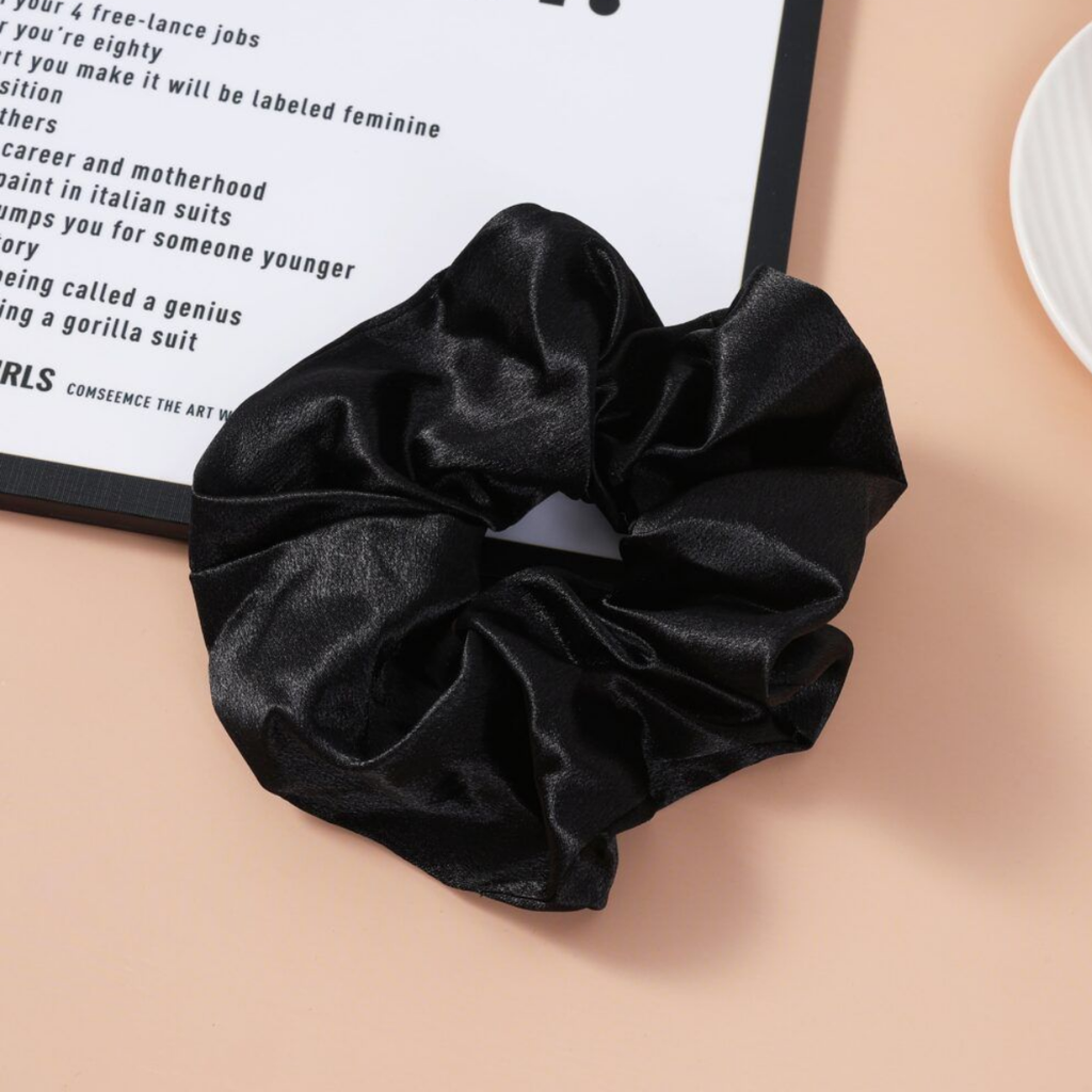 Satiininen hiusdonitsi / scrunchie musta-Sister Young-Kauneustori